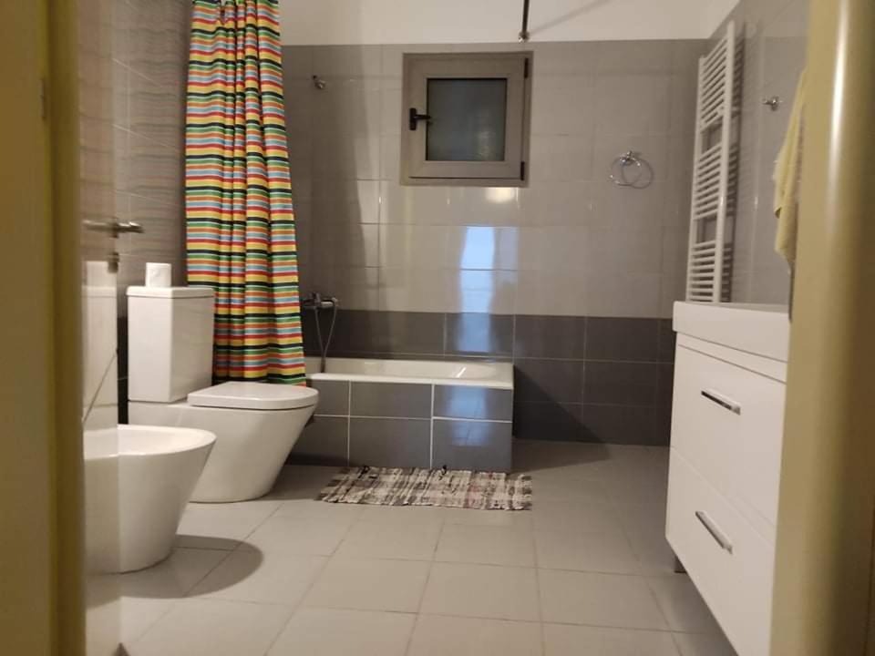 View Apartment Lukove Luaran gambar