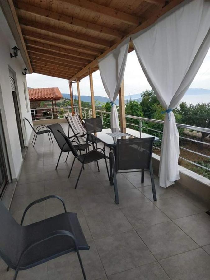 View Apartment Lukove Luaran gambar